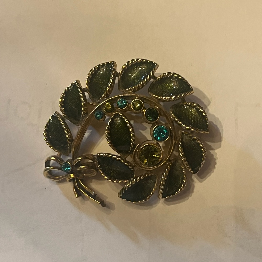 Vintage Style Gold and Green Leaf Brooch Enamel